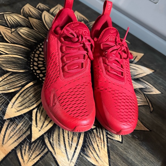 Nike Red Athletic Shoes with Breathable Material and Sleek Design - Picture 1 of 3
